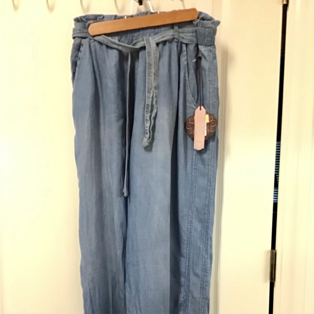 Women’s light jean wide leg pants